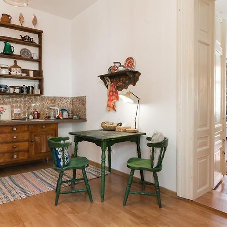 City Center Art Deco Apartment Брашов Екстериор снимка