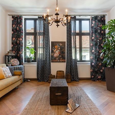 City Center Art Deco Apartment Брашов Екстериор снимка