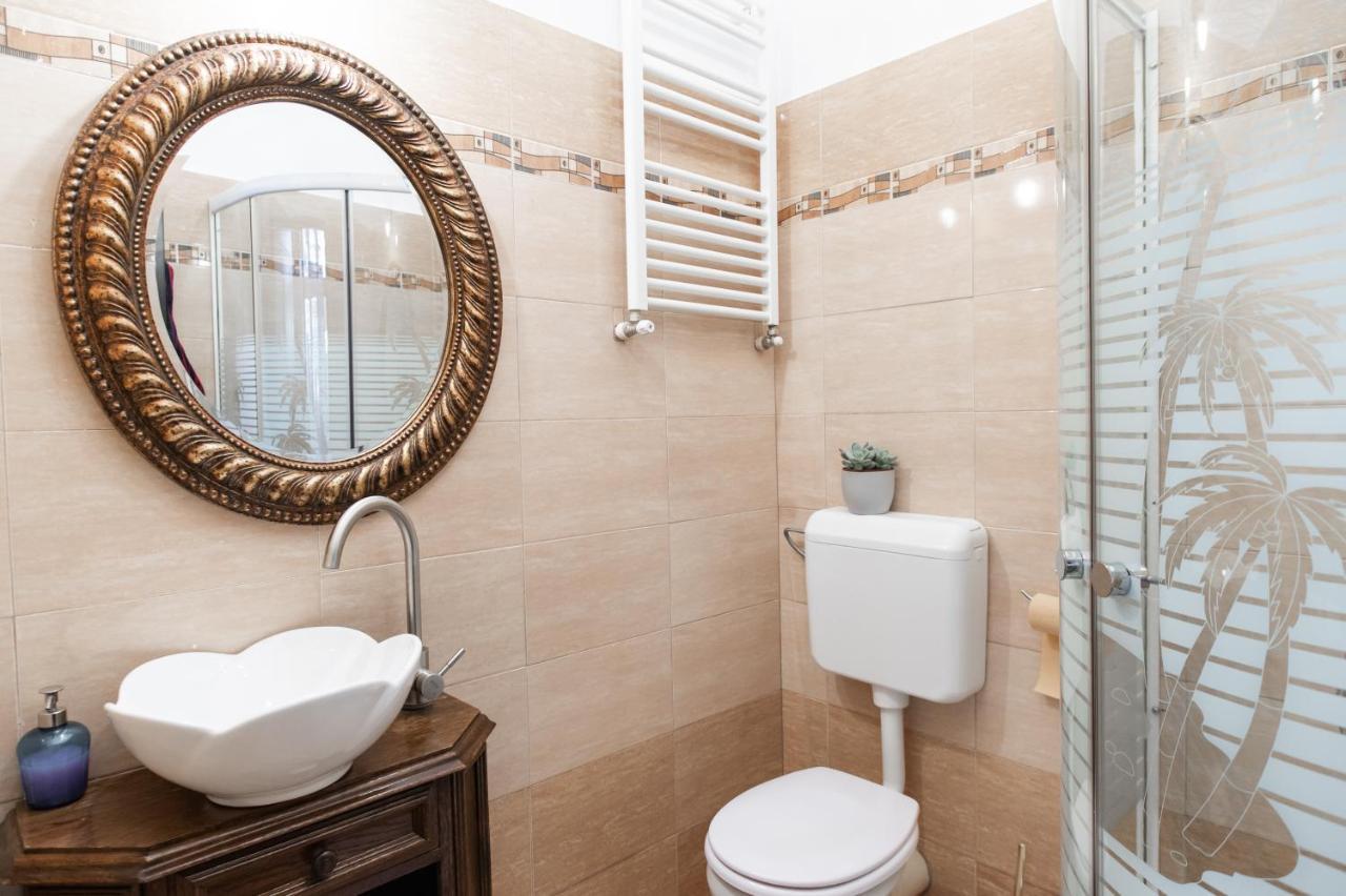 City Center Art Deco Apartment Брашов Екстериор снимка